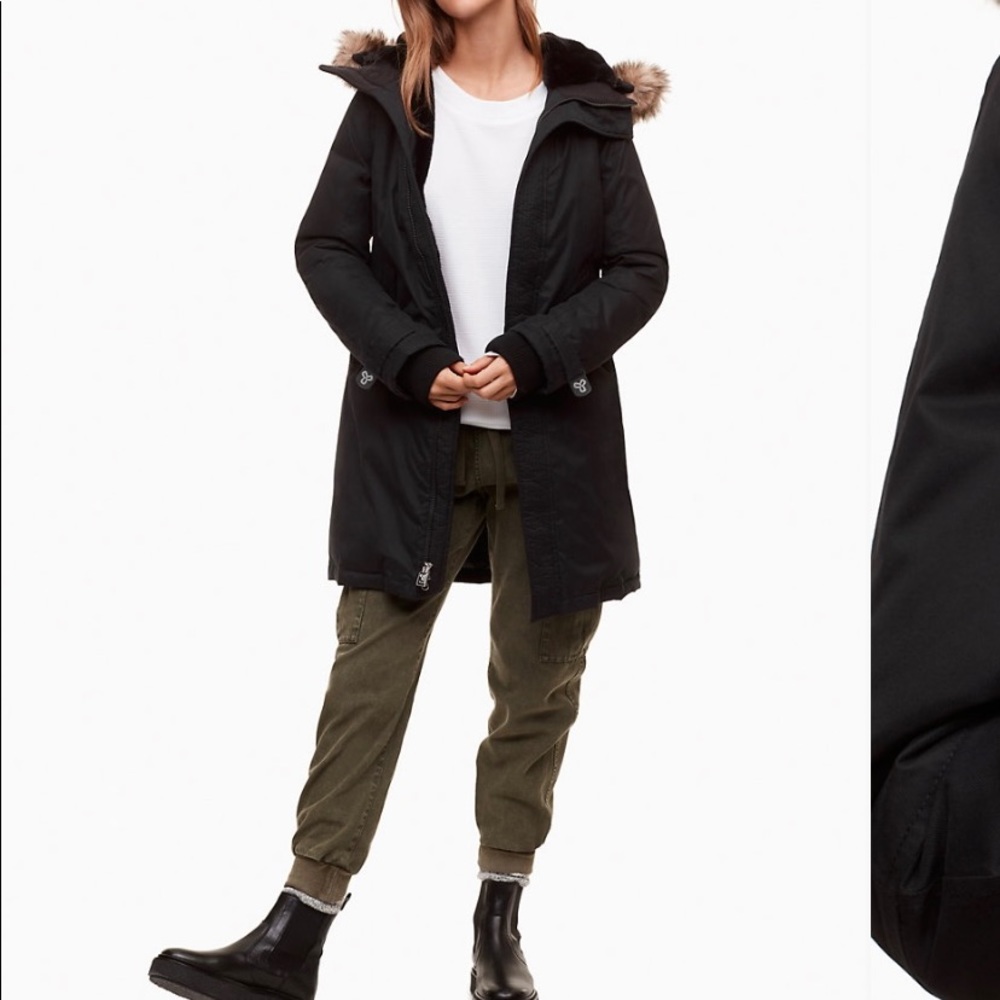 COPY - Tna
Avoriaz Parka from Aritzia black xs